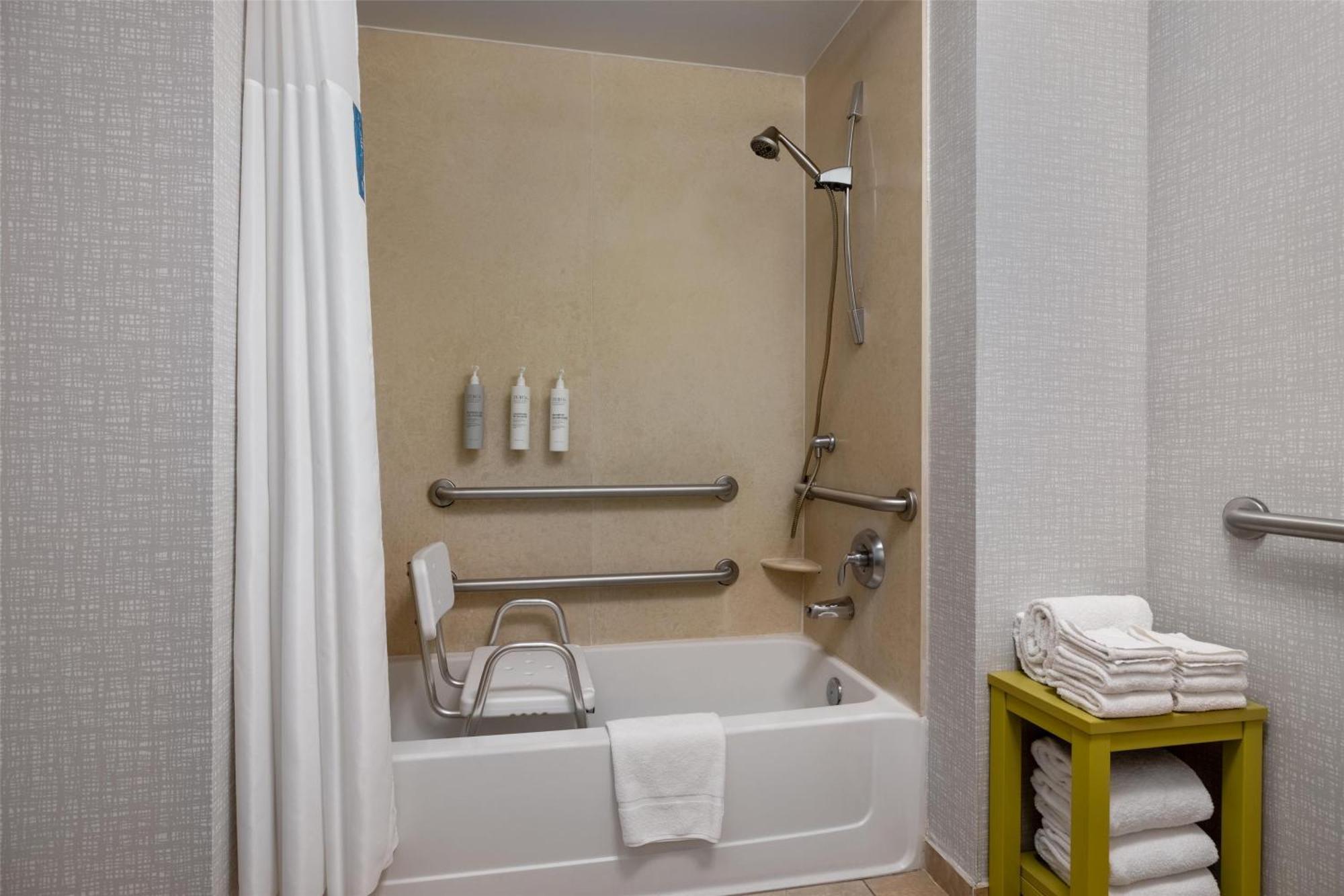 Hotel Hampton Vegas/north Speedway 3*