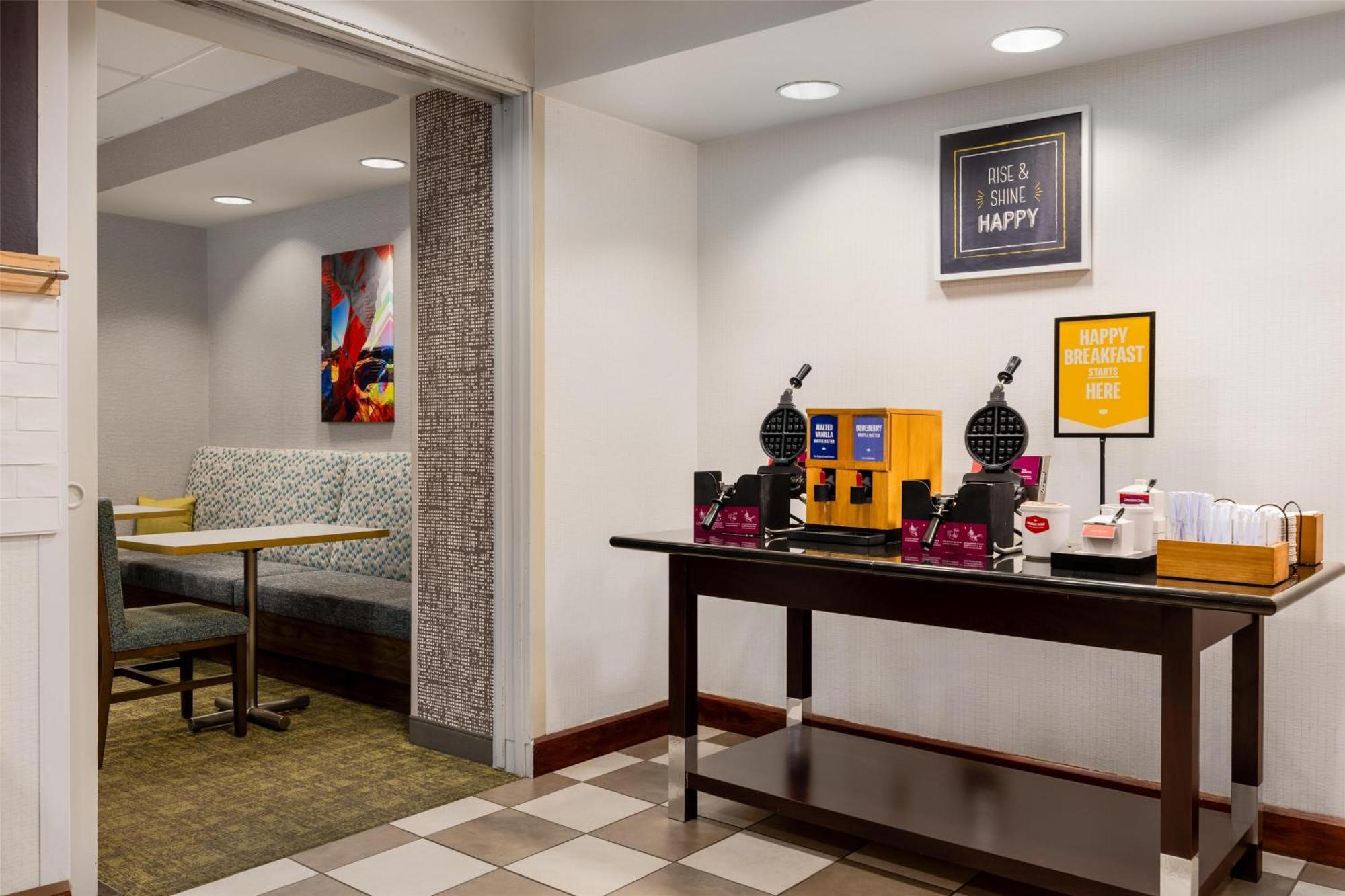 Hotel Hampton Vegas/north Speedway 3*